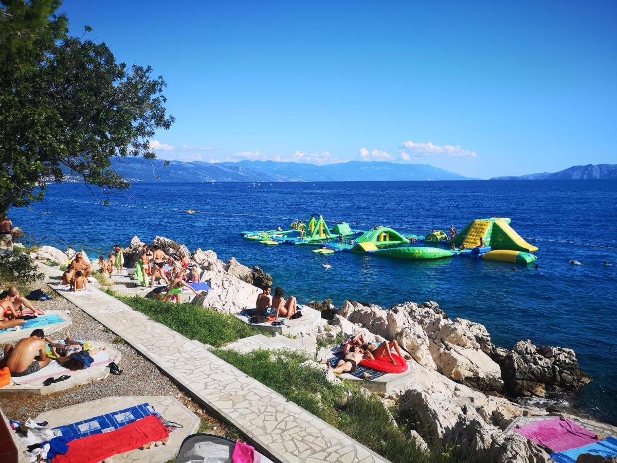 Villa Clara Apartments Kvarner Novi Vinodolski Eksteriør billede